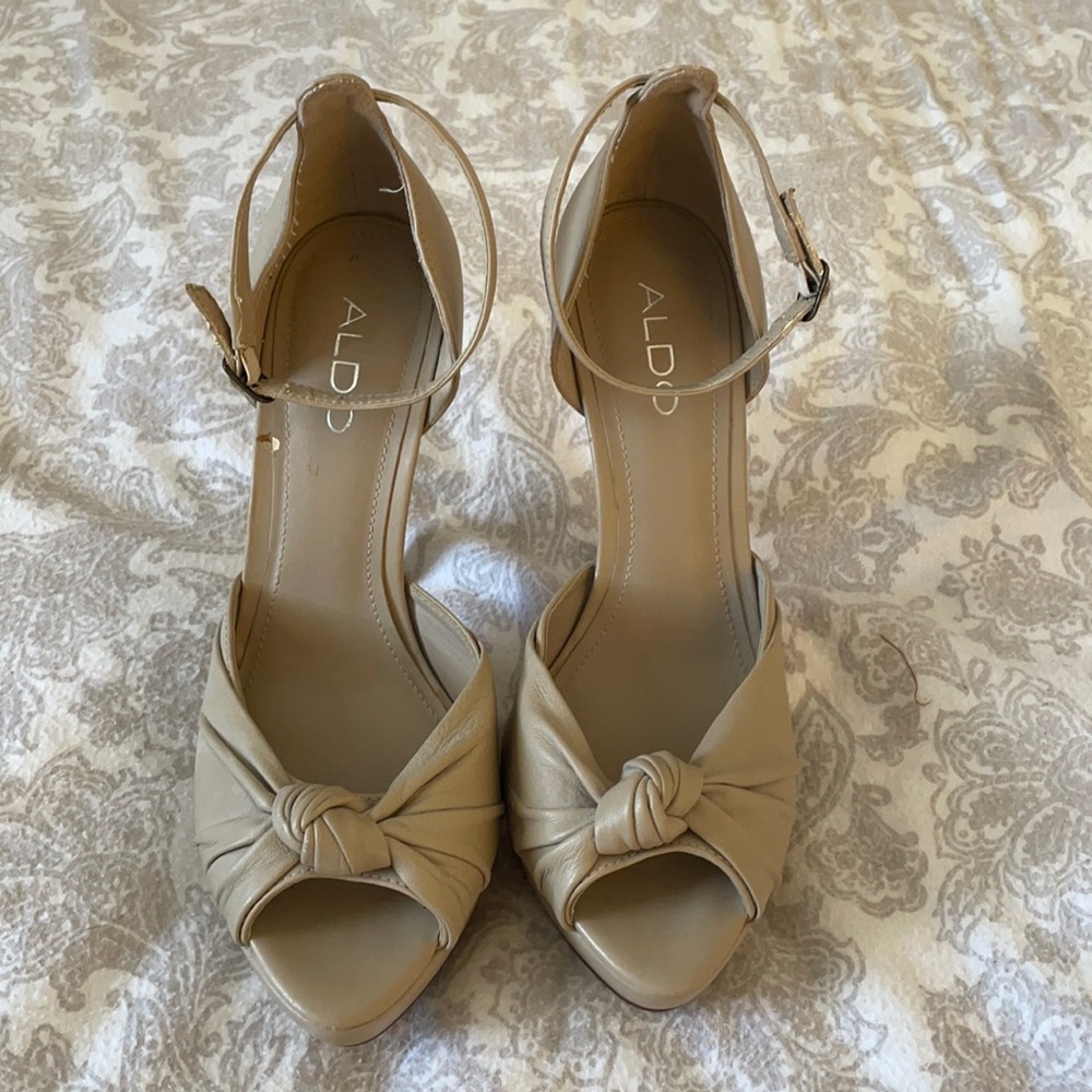 Aldo Pin-Up Inspired Platform Ankle Strap Heels size 37